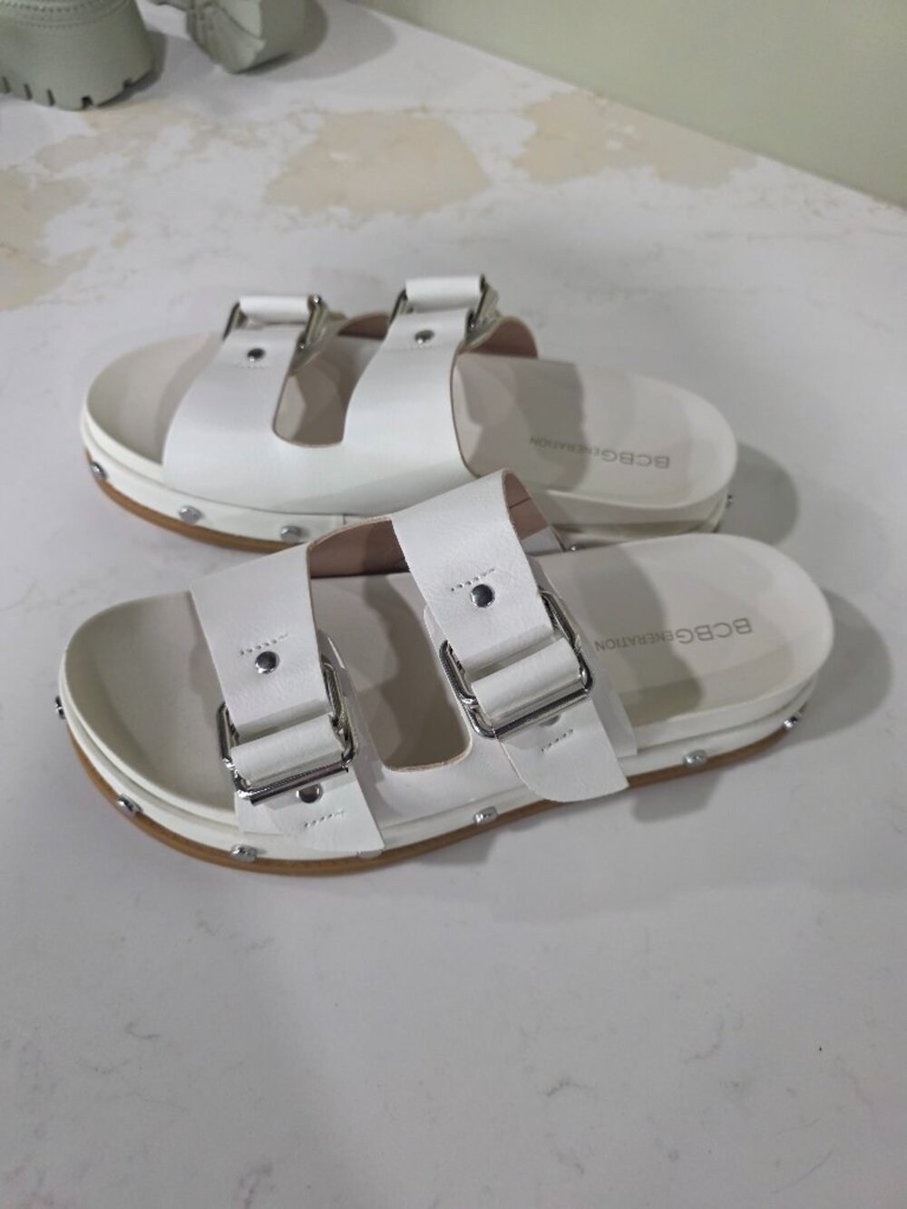 BCBGeneration Bamba White Sandals Sz 7.5 NEW